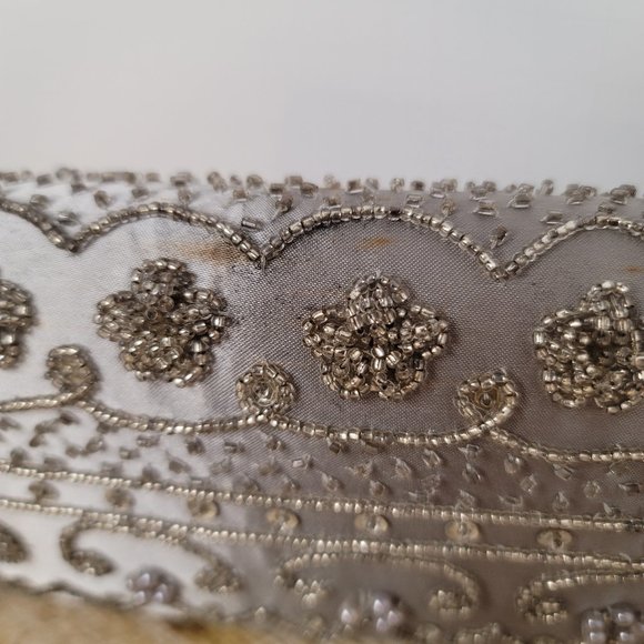 Small Silver Beaded Clutch - Picture 6 of 7